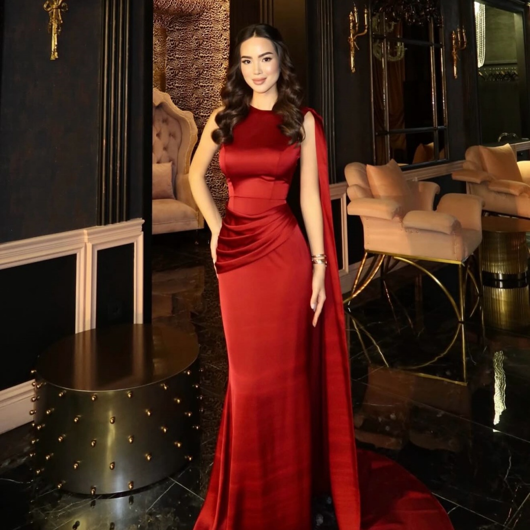 Bella Customized Red Satin One - Women Formal Wear For Graduation avis et prix